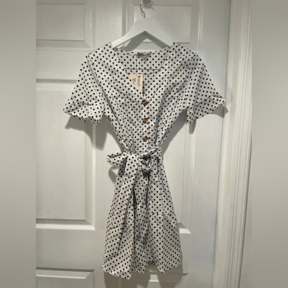 Polka Dot Tie-Waist Short Sleeve Dress - White/Black